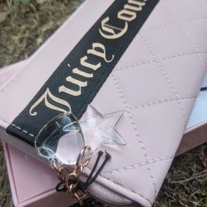 NWT Juicy Couture Starburst Wallet in Macaroon